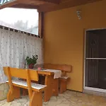 Raj Muraj Apartamento Kornić