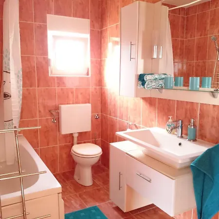 Raj Muraj Apartman Kornic