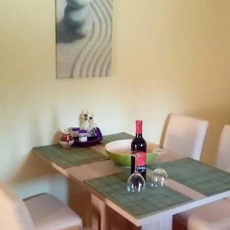 Raj Muraj Apartamento Kornić