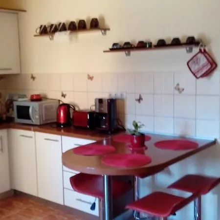 Raj Muraj Apartamento Kornić